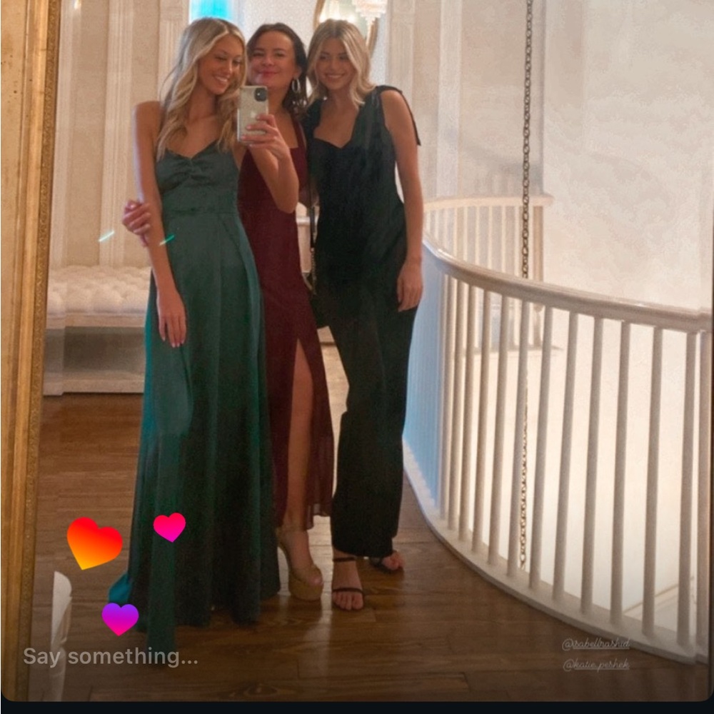 Elegant Green Satin Evening Dress - Home Holiday